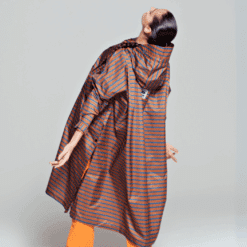 Rainkiss Regen poncho Breton Brown Blue, Fiets regenponcho, Poncho dames, Poncho regen, Rainkiss, Rainkiss poncho, Regen fiets poncho, Regen poncho, Regen poncho dames, Regen poncho fiets, Regenponcho dames, Regenponcho voor fiets