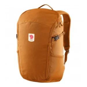 waterdichte Fjällräven Ulvö 23 rugzak in het red gold, toont het Bergshell-materiaal