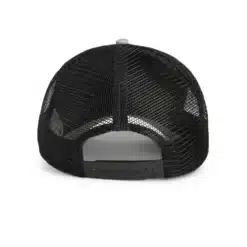 Zijkant van de Goorin Bros The Outlaw cap, met de mesh-achterkant en verstelbare snapback
