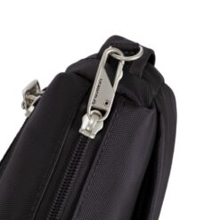 Gepatenteerde vergrendelbare ritsen op de Travelon Classic E/W tas ter voorkoming van zakkenrollerij.
