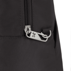 Gepatenteerde vergrendelbare ritsen op de Travelon Classic Sling tas ter voorkoming van diefstal.